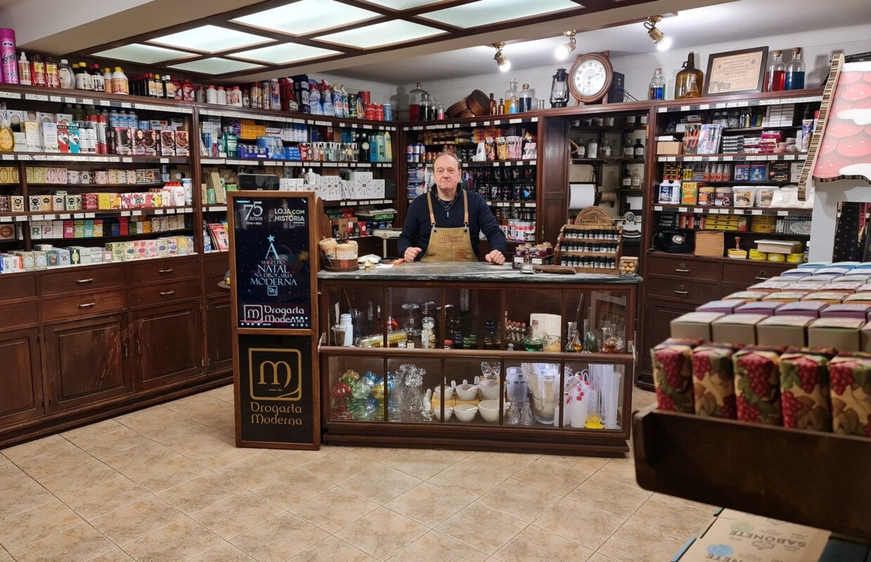 Imagem que mostra a loja Drogaria Moderna na Covilhã